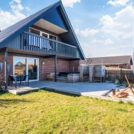 12 person holiday home in Thyborøn-By Traum, hotel u gradu Thyborøn