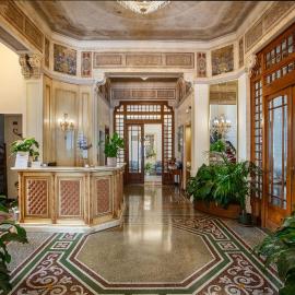 Hotel Villa Elena、ヴァラッツェのホテル