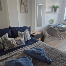 Number 6, Hotel in St Austell