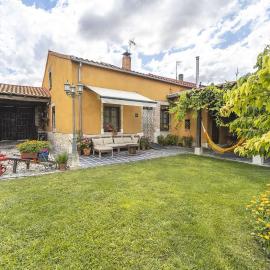 Casa Los Aperos, hotel a Santibáñez de Valcorba
