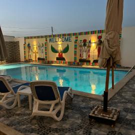 Lemon Tree apartments luxor, hotel in Al Aqālitah