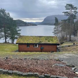 Barlindbotn feriehytte med båtutleige, hotel em Kvalsvik