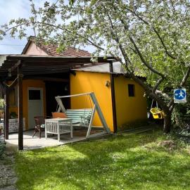 Charming Vacation House, hotel a Belgrad