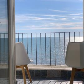 Direct sea view