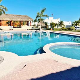 Villa Marina - Luxury Residential - 1 Min Beaches, hotell i Mazatlán