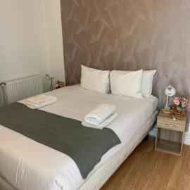 KARIBU chic, hotel em Bezons