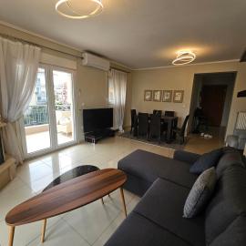 Rest & Nest Luxury Apartment, hotel i Peraia