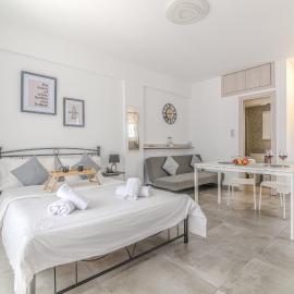 Spacious Urban Flat With Balcony、イラクリオン・タウンのホテル