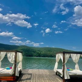 Cabana Grama -ponton privat și jacuzzi pe Lacul Cinciș