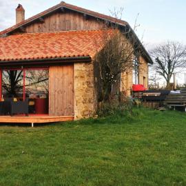 Gîte en matériaux naturels Sauna, couchers de soleil et chevaux، فندق في Vausseroux