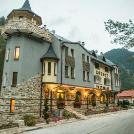 Horlog Castle, готель у місті Тріґрад