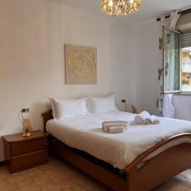 Family Apartment near Hospitals with Parking by Kibilù Affitti Brevi