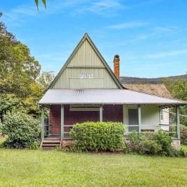 Old Barrengarry School House, Hotel in Barrengarry