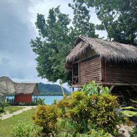 Serenity Treehouse 2, hotel a Port-Olry
