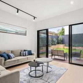 2M 4B Abnb-Style Home in Miranda Nr Westfield & Train with Free Parking, hotel a Miranda