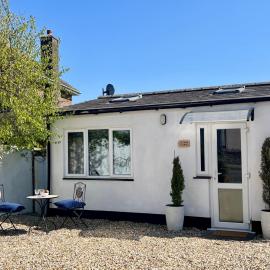 Meads Cabin, Hotel in Charmouth