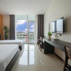 COCO Tuan Chau Hotel