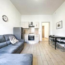 Along the Canal smart flat Naviglio - 4 people, Hotel in Corsico