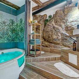 Secret room jacuzzi vieille ville Annecy