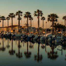 Le MAC BOAT bateau de standing tout confort, hotel in Sainte-Marie-la-Mer
