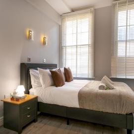 Central Gem Plush Beds -Walk to Attractions - Pass the Keys