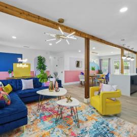 5BD,2BA Cheerful Retreat with Backyard, hotel in Dallas