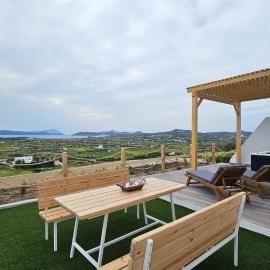 Bayview Villa with Jaccuzi - Milos, hotel din Zefiría