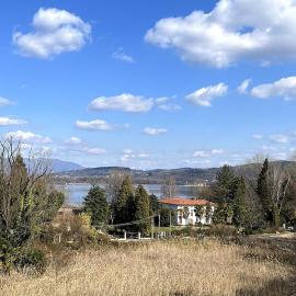 Lake view apartment