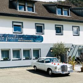 La Frontiera Hotel & Eventlocation - idyllisch, nah' der Schweiz - zum Rheinfall bei Schaffhausen, hotel in Tengen