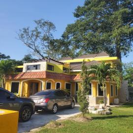 Goalden Moons Villa, hotel a Knowles