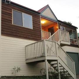 Mountain Views Cedar Cottage