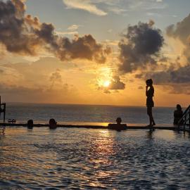 Ocean Breeze Sea View Luxury Apartments, khách sạn ở Negombo