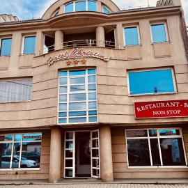 Tîrgu Secuiesc में, होटल Hotel Christine