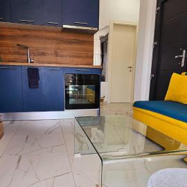 Terpsi's Loft with Pool Access by Horizon Homes、Orfánionのホテル