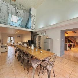 Maison atypique de caractère, hotel em Bourdons-sur-Rognon