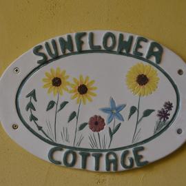 Sunflower Cottage, Austria, hotel in Dienersdorf