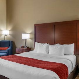 Comfort Inn & Suites Augusta, хотел в Augusta