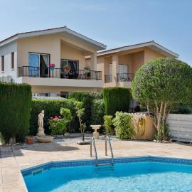 The Marilouize Apartment, hotel in Peyia
