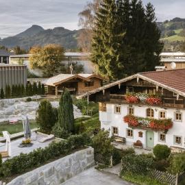 Bauernhaus-Schloss Wagrain, hotel in Ebbs