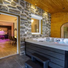Franjković Premium Suite with Private Jacuzzi & Sauna