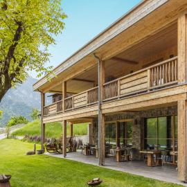 LMC Guesthouse – hotel w mieście Ledro