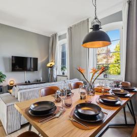 NASA Homes 4 Zimmer Altbauwohnung Zentral inkl Smart TV Netflix Garten، فندق في باد بيفينسون