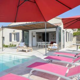 Villa Cali - Air-conditioned, Pool, Heart Village
