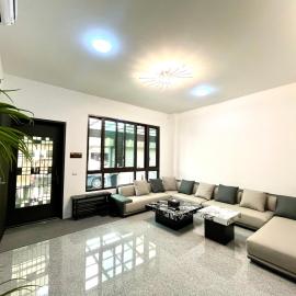 山禾里民宿-有電梯好停車-自助入住 – hotel w mieście Zhushan