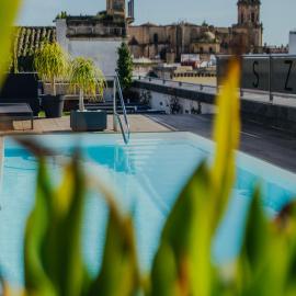 esZentrico Suites & Rooftop bar, hotel em Jerez de la Frontera