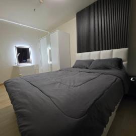 Cozy bed with WiFi Pool Gym in Udon