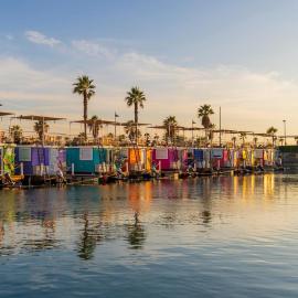 La Línea de la Concepción में, होटल Boat Haus - Casas Flotantes frente a Gibraltar