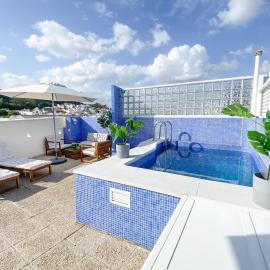 Duplex with pool in Gelves, close to Seville، فندق في Gelves