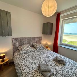 Charming seaside family home - sleeps 8