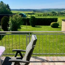 Ferienhaus Eifeljeföhl, hotelli kohteessa Blankenheim
